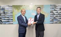 寄贈式の様子